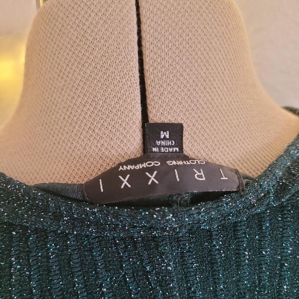 Elegant Green Dress - Picture 6 of 9